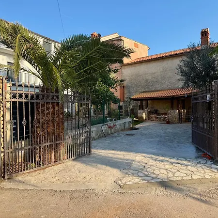 Three Bedroom House Terra Medulin Riviera Лижнян
